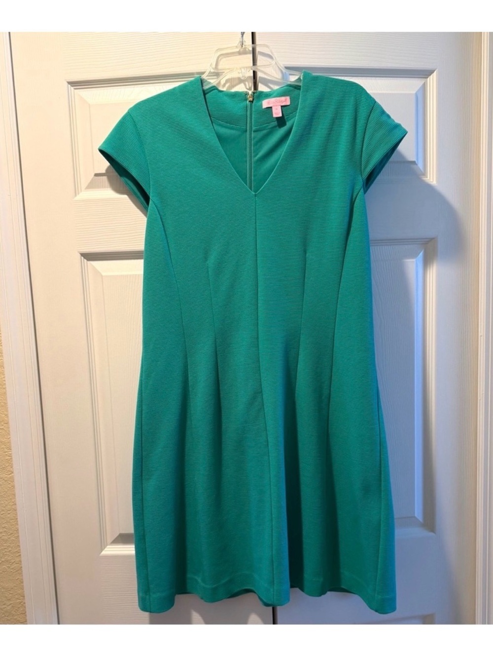 EUC Lilly Pulitzer Green V-Neck Cap-Sleeve Dress! Size Medium!